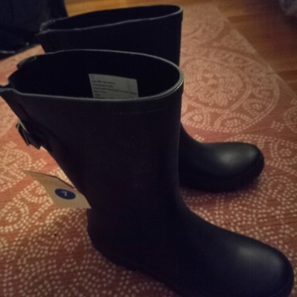 womens rain boots- brand new